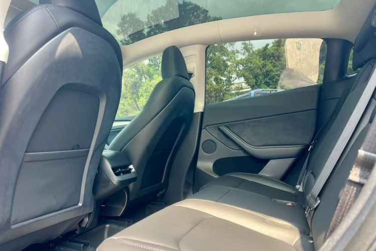 Tesla Model Y 2023 #12 Tesla Model Y 2023 car image #12