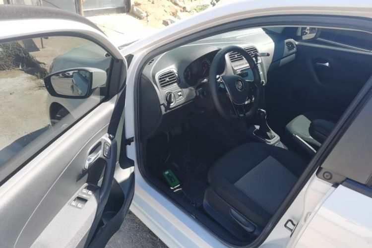 Volkswagen Polo 2019 car image #16