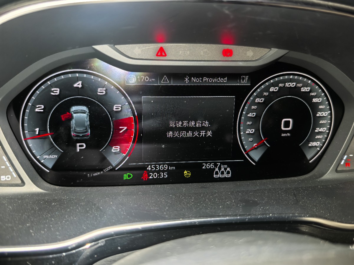 Audi Q3 2023 car image #7