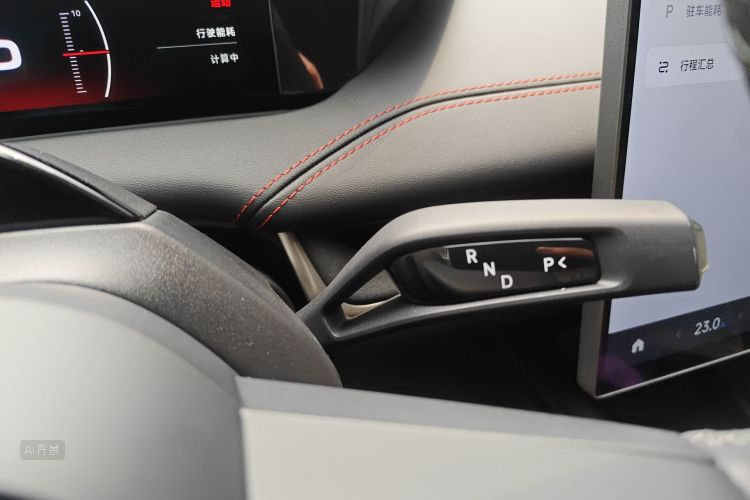 MI SU7 2025 image de voiture #16