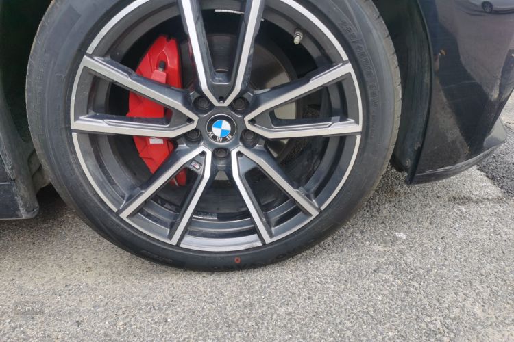 BMW 3 Series 2020 car image #9