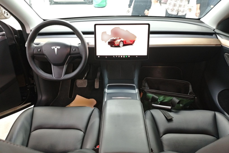 Tesla Model Y 2022 car image #10