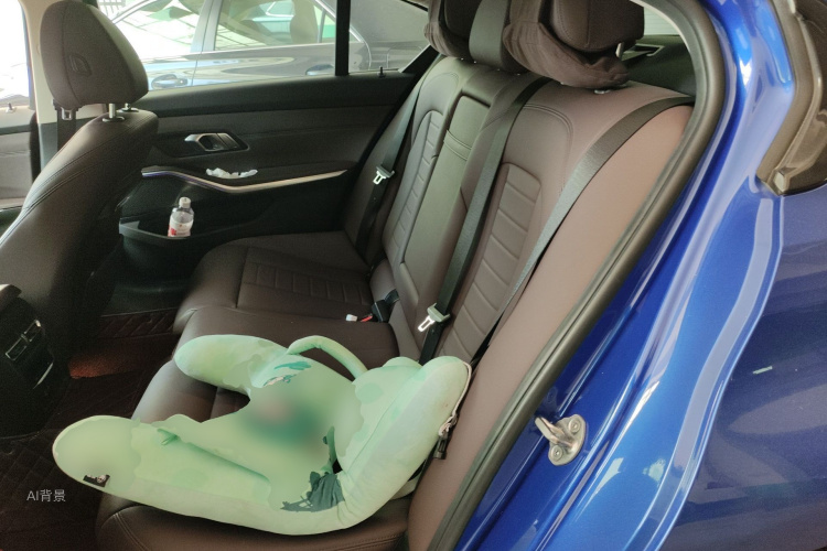 BMW 3 Series 2020 car image #19