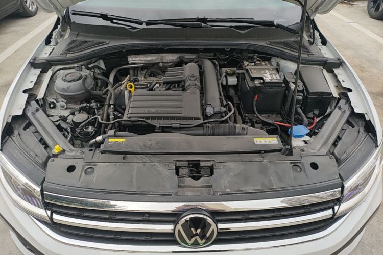 Volkswagen Bora 2025 car image #20