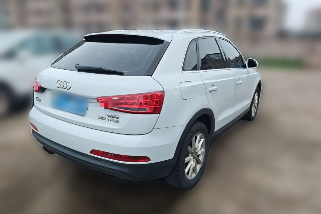 Audi Q3 2015 car image #4
