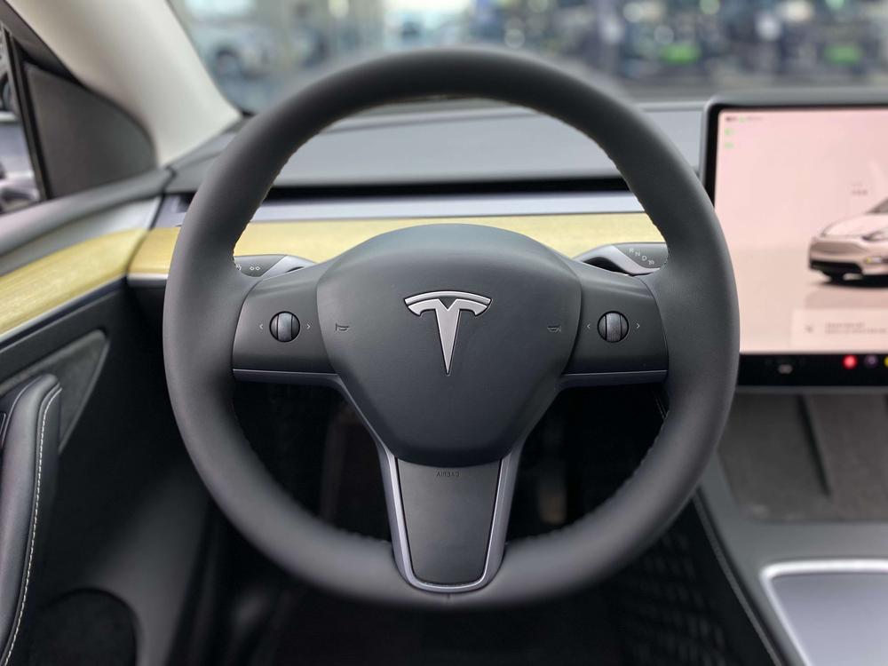 Tesla Model Y 2023 #23 Tesla Model Y 2023 car image #23