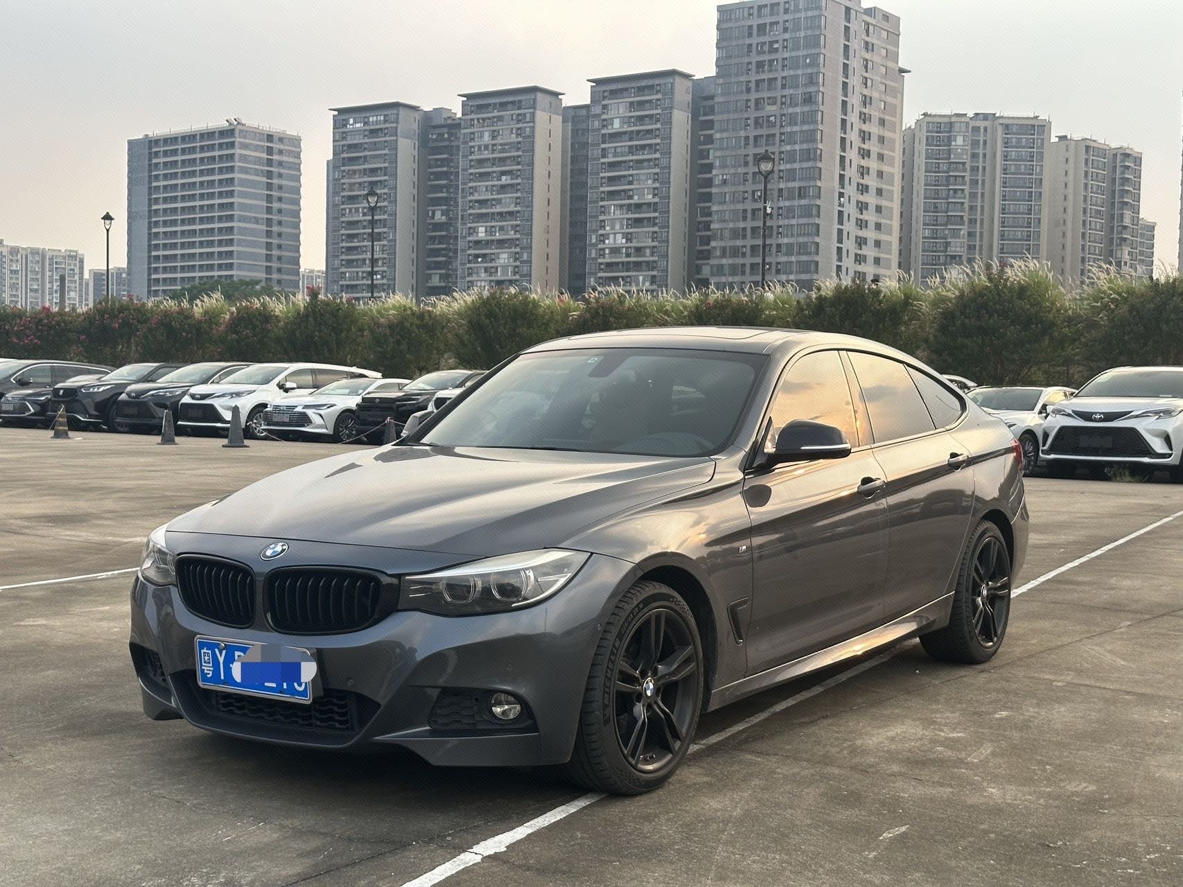 BMW 3 Series GT 2021 BMW 3 Series GT 2021 car image