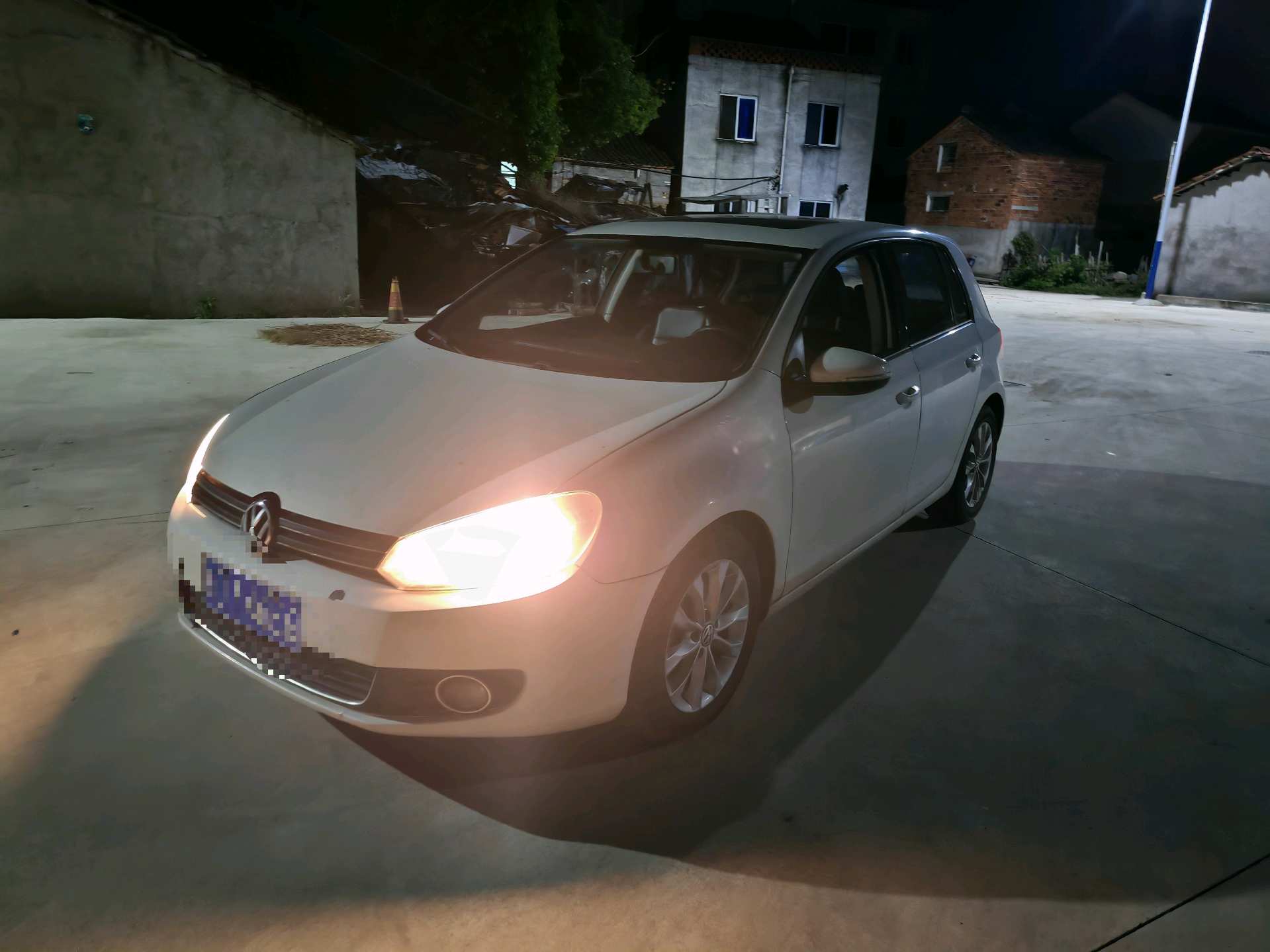 Volkswagen Golf 2012 Volkswagen Golf 2012 car image