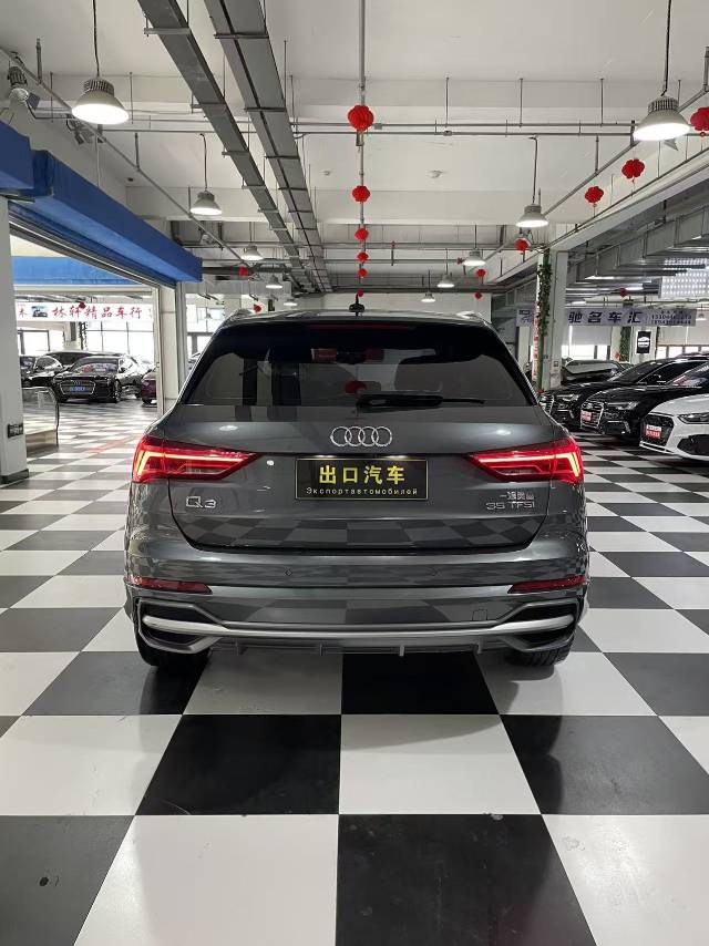 Audi Q3 2022 car image #8