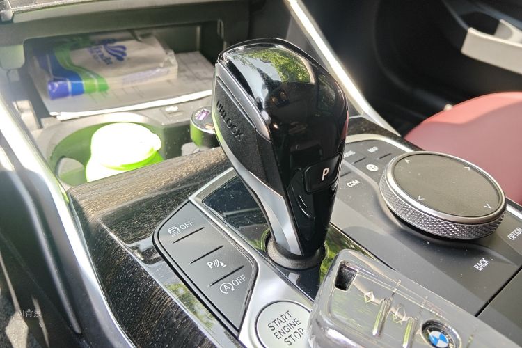 BMW 3 Series 2022 صورة سيارة #16