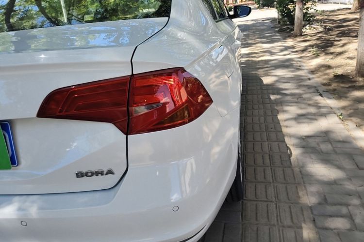 Volkswagen Bora 2016 car image #8
