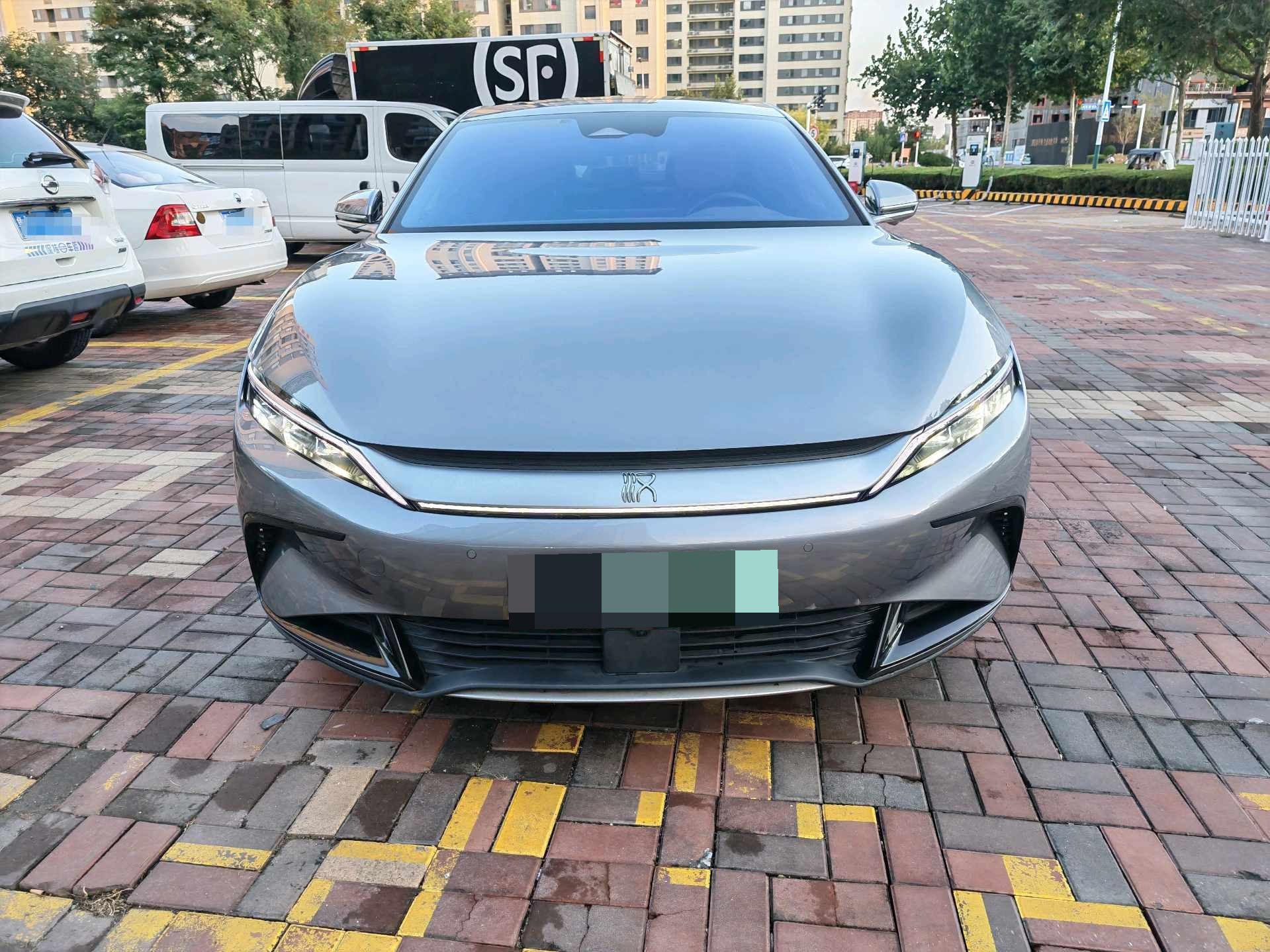 BYD Han 2023 car image #2