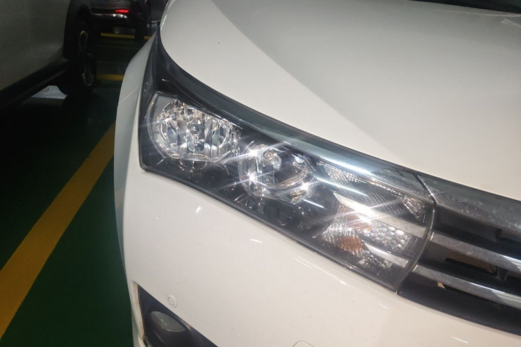 Toyota Corolla 2015 immagine di auto #8