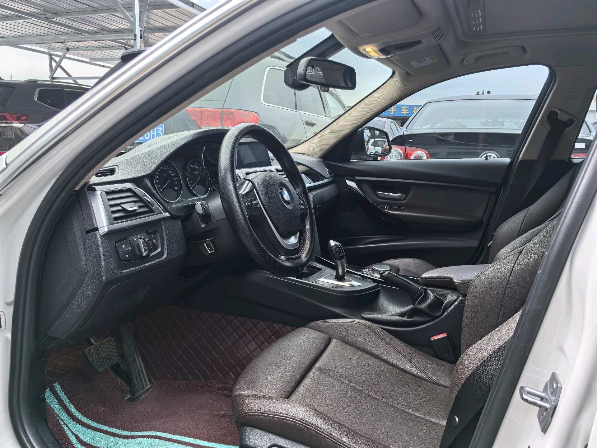 BMW 3 Series 2019 car image #4