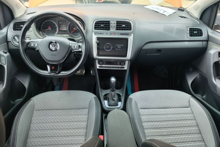 Volkswagen Polo 2018 car image #10