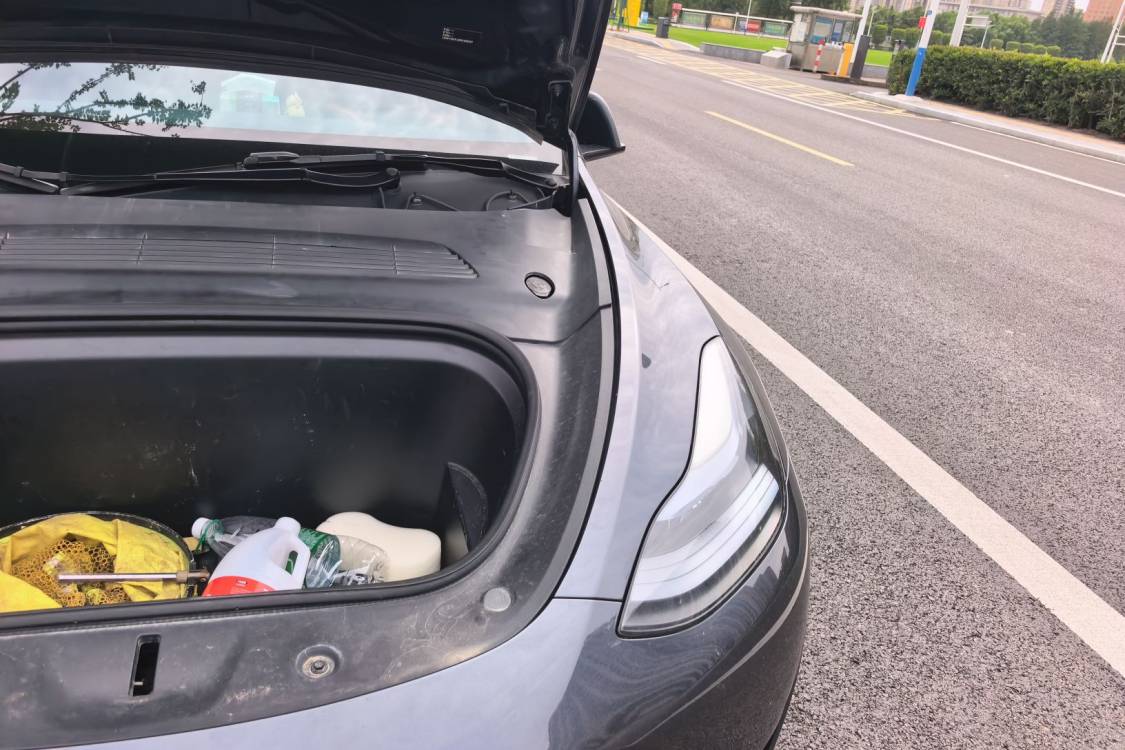 Tesla Model Y 2024 صورة سيارة #12