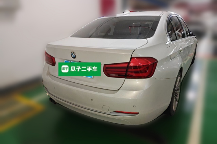 BMW 3 Series 2018 #4 BMW 3 Series 2018 car image #4