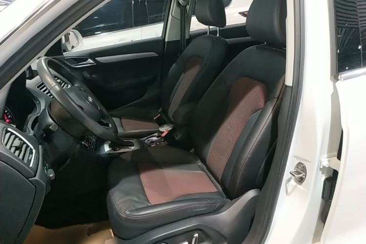 Audi Q3 2019 #15 Audi Q3 2019 car image #15