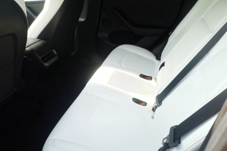 Tesla Model Y 2022 #17 Tesla Model Y 2022 car image #17
