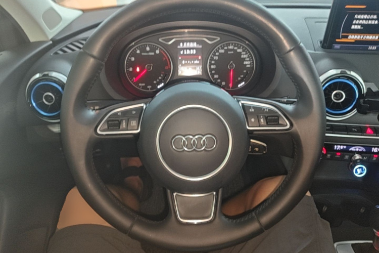 Audi A3 2016 car image #11