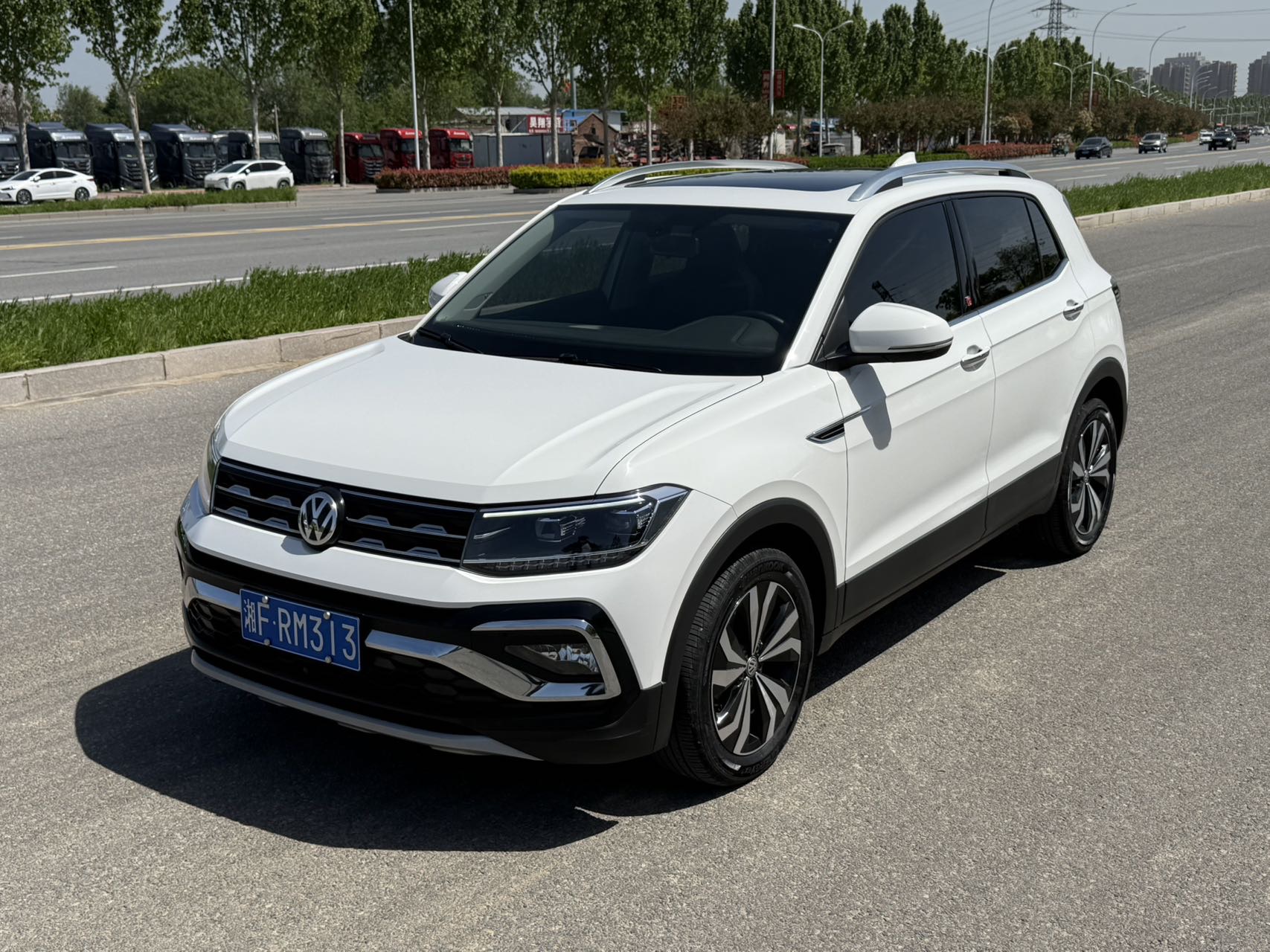 Volkswagen T-Cross 2021 Volkswagen T-Cross 2021 car image