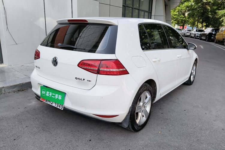 Volkswagen Golf 2015 car image #7