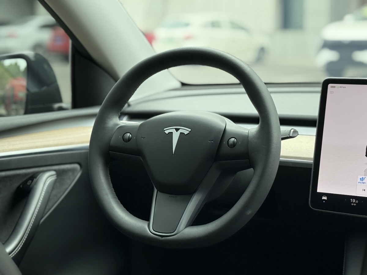 Tesla Model Y 2022 #6 Tesla Model Y 2022 car image #6
