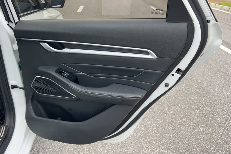 GEELY Emgrand 2024 #28 GEELY Emgrand 2024 car image #28