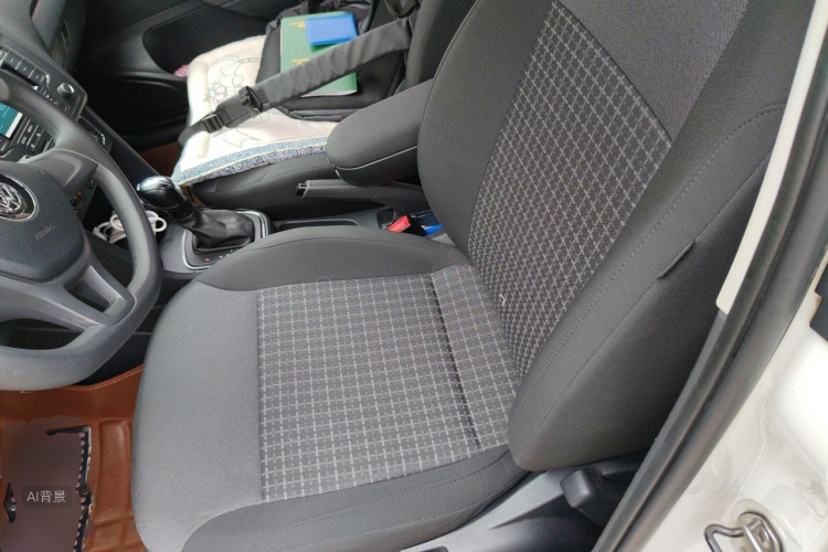 Volkswagen Polo 2015 car image #17