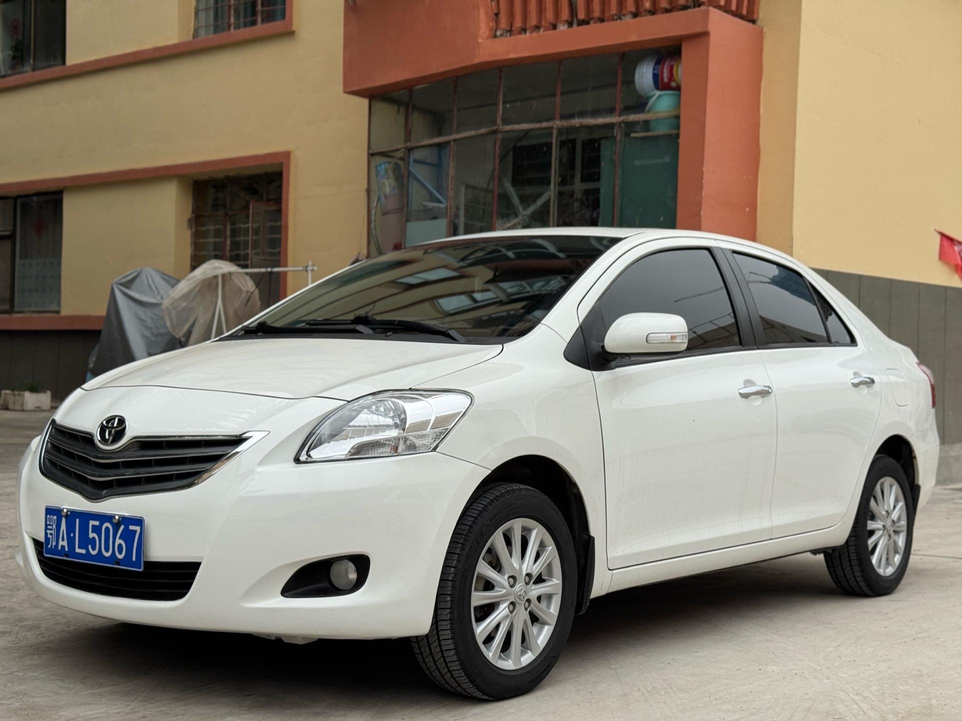 Toyota Vios 2012 Toyota Vios 2012 car image