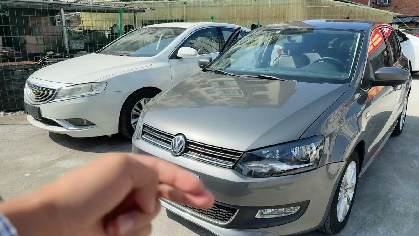Volkswagen Polo 2015 Volkswagen Polo 2015 car image