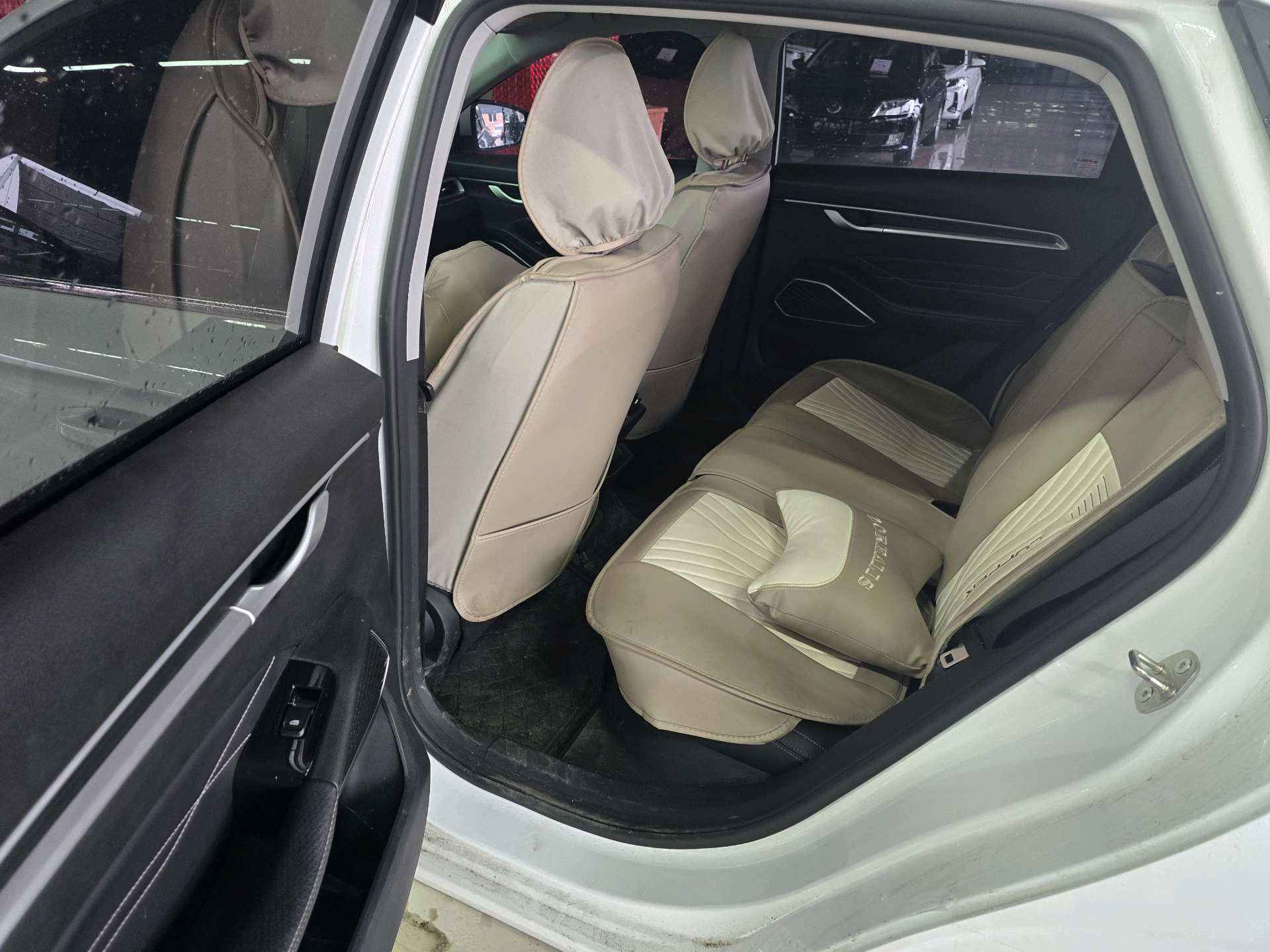 GEELY Emgrand 2023 #3 GEELY Emgrand 2023 car image #3