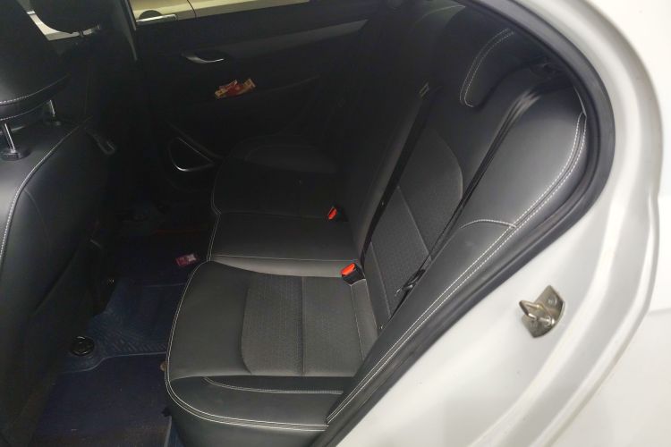 GEELY Emgrand 2021 car image #13
