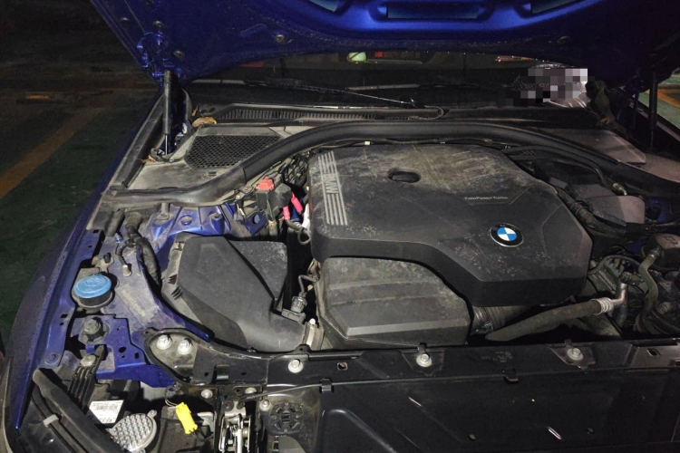 BMW 3 Series 2020 car image #24