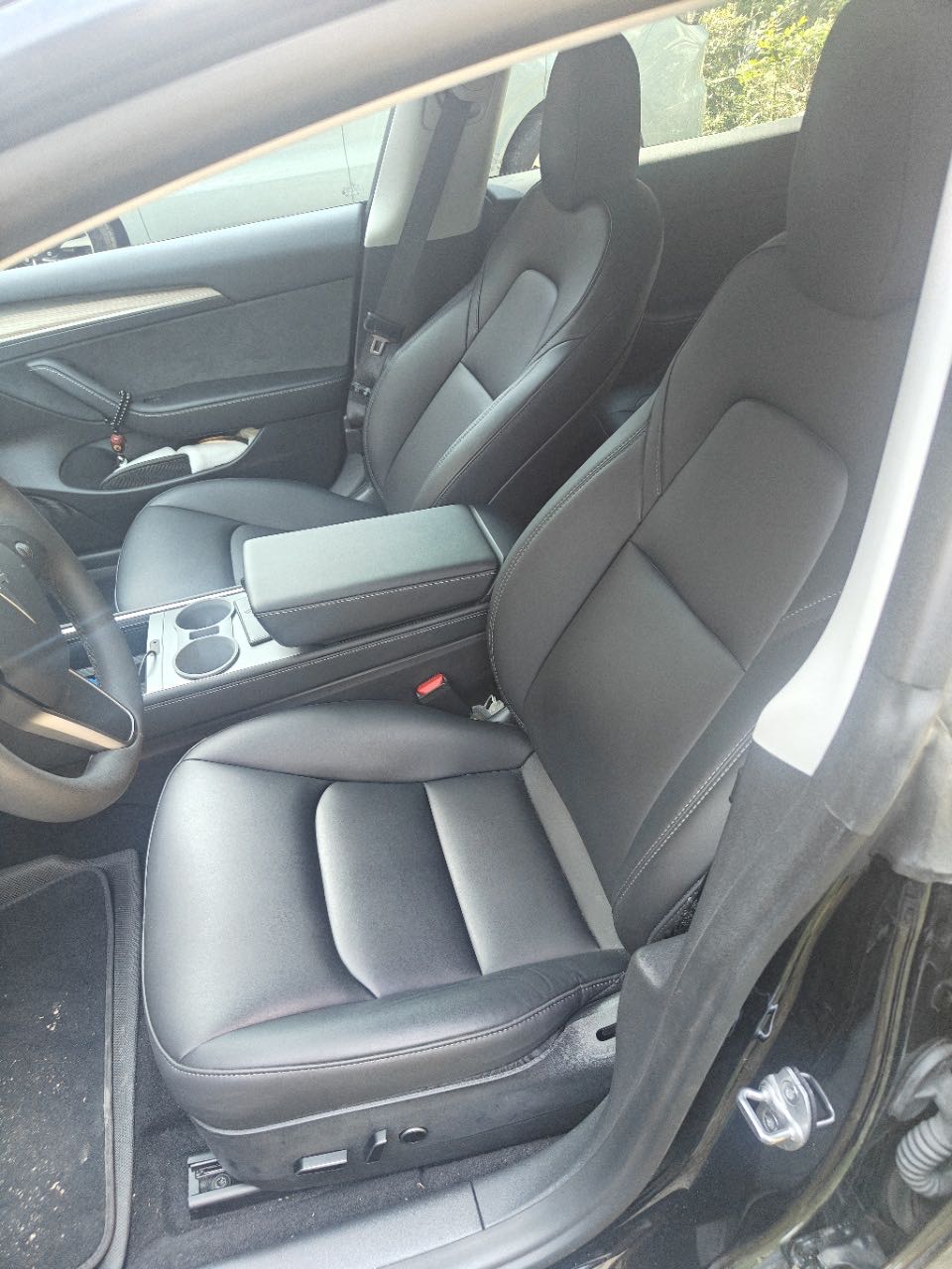 Tesla Model 3 2023 car image #8