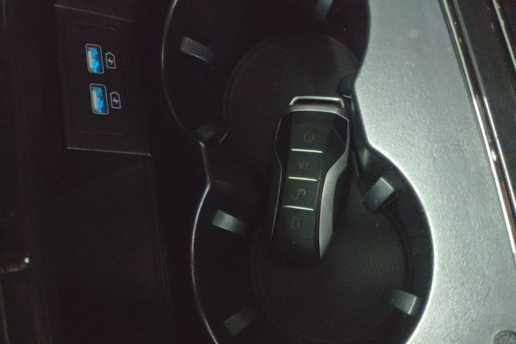 BYD Han 2023 imagem de carro #9