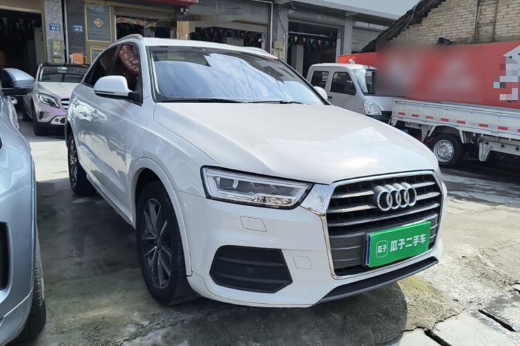 Audi Q3 2018 car image #4