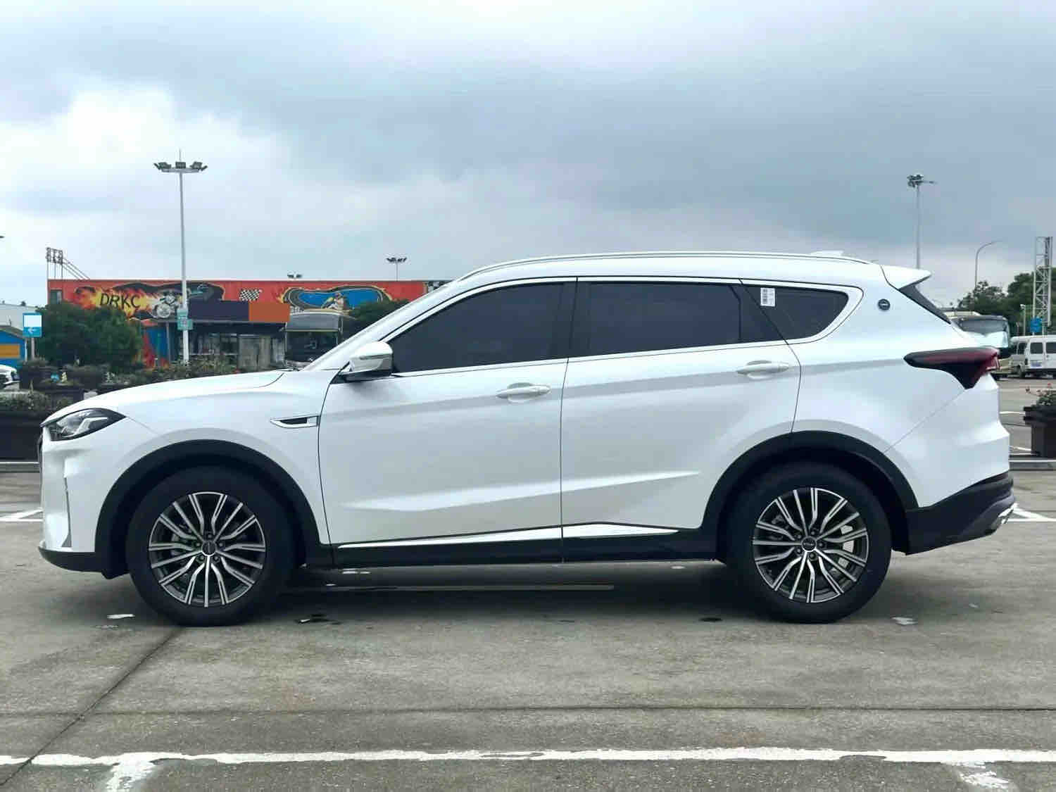 Jetour X70 PLUS 2025 car image #2