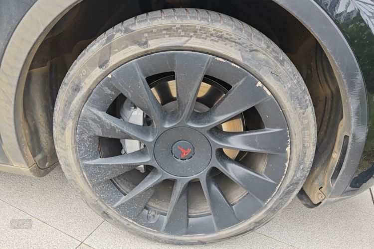 Tesla Model Y 2021 car image #9