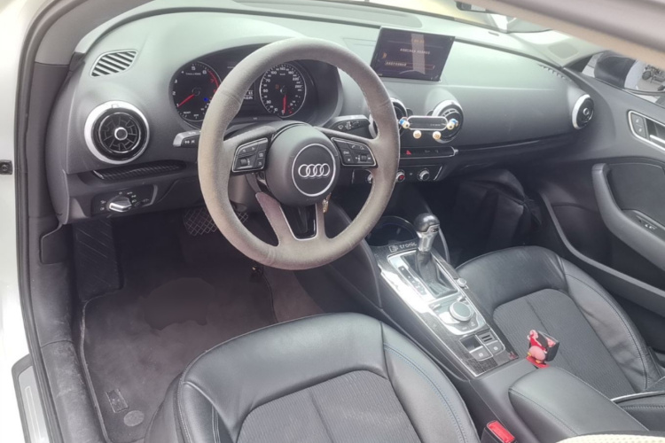 Audi A3 2017 immagine di auto #10