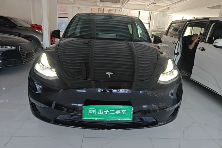 Tesla Model Y 2021 #3 Tesla Model Y 2021 car image #3