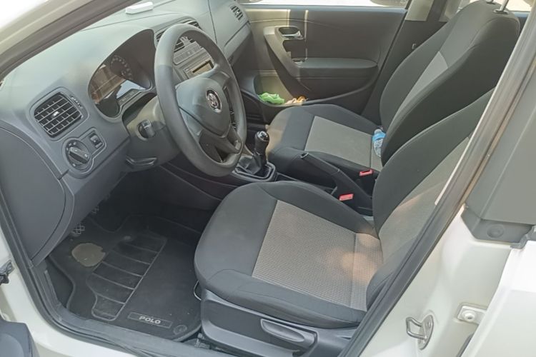 Volkswagen Polo 2016 car image #19