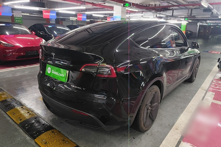 Tesla Model Y 2023 #7 Tesla Model Y 2023 car image #7