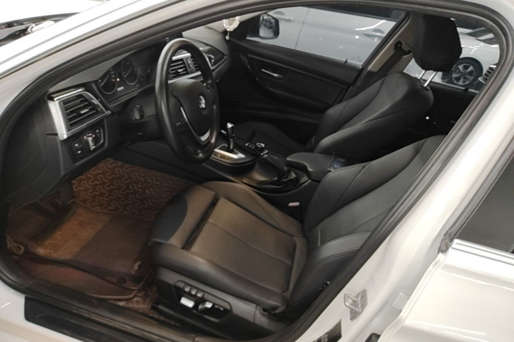 BMW 3 Series 2018 #15 BMW 3 Series 2018 car image #15