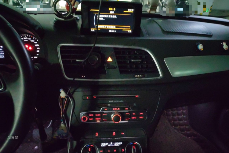 Audi Q3 2018 car image #15