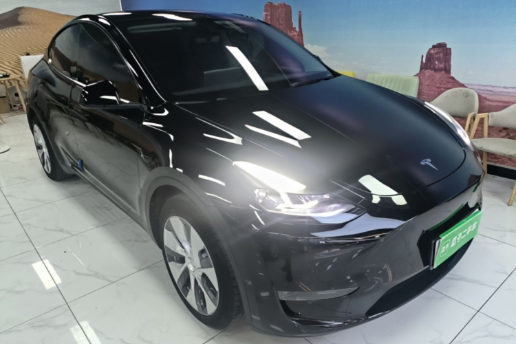 Tesla Model Y 2023 #4 Tesla Model Y 2023 car image #4