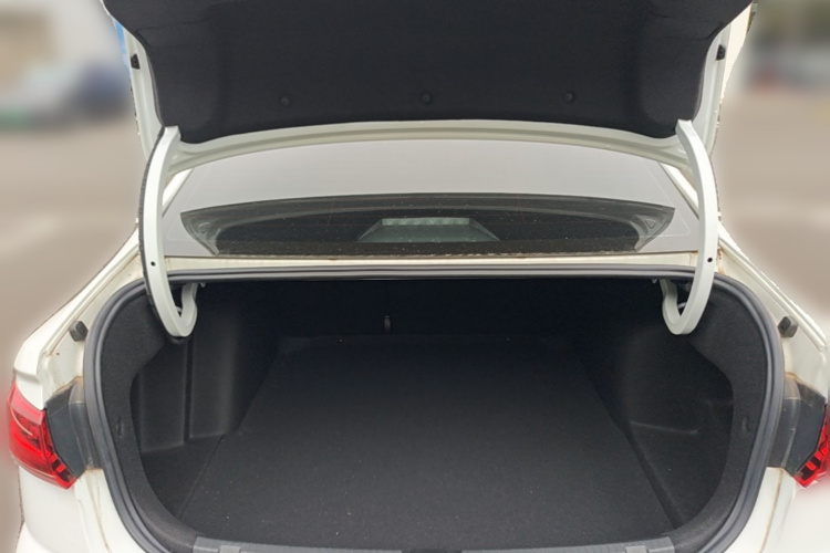 Volkswagen Bora 2025 car image #21