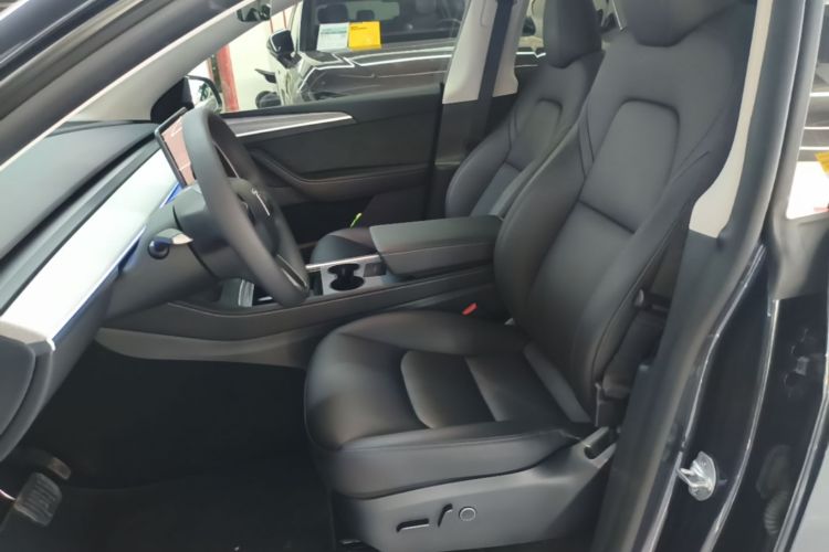 Tesla Model Y 2024 #15 Tesla Model Y 2024 car image #15