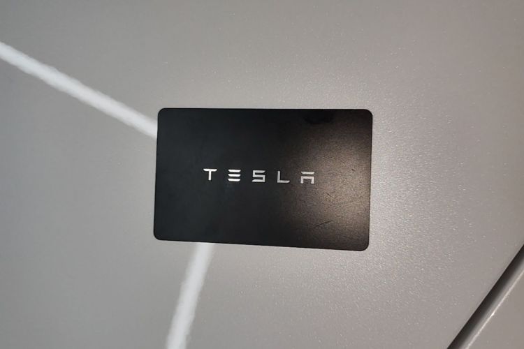 Tesla Model Y 2024 car image #9