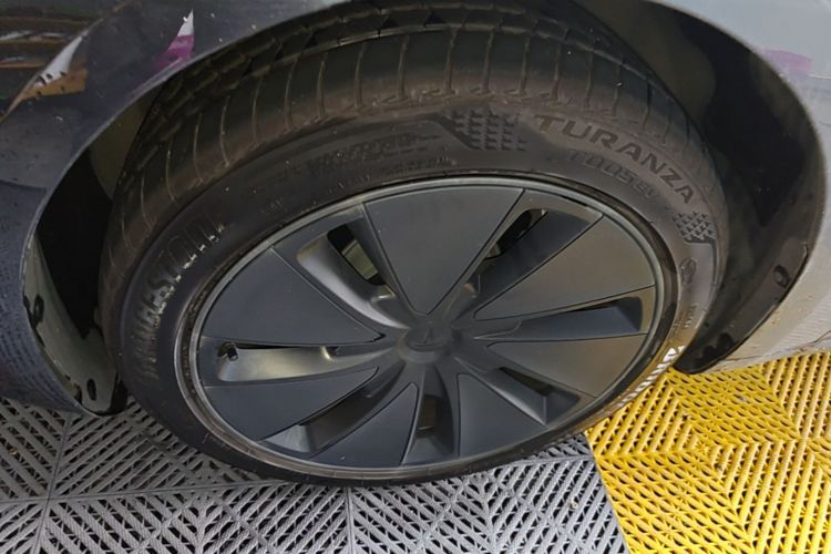 Tesla Model 3 2025 car image #9